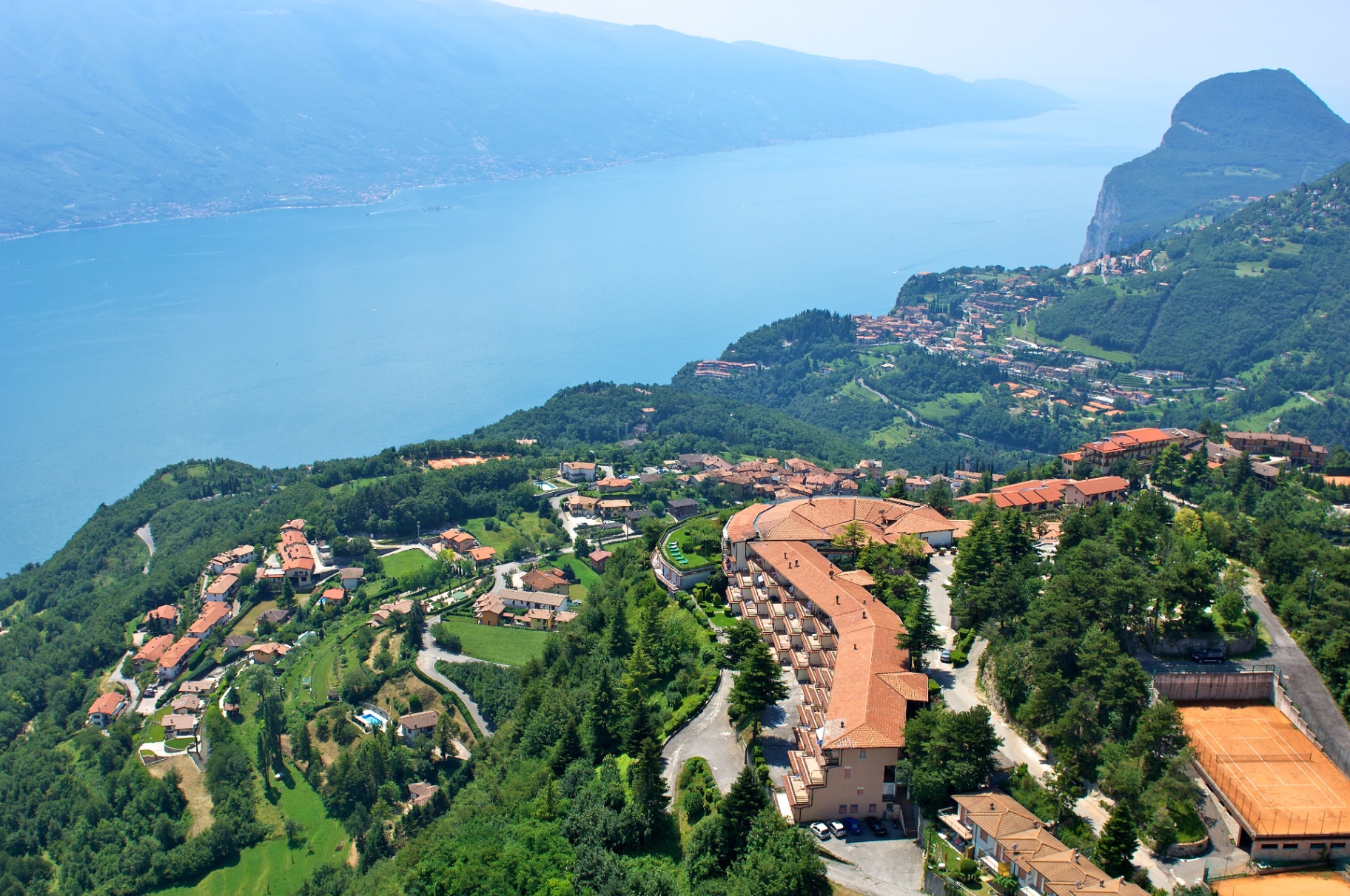 Tenniscamp am Gardasee — Hotel Le Balze in Tremosine
